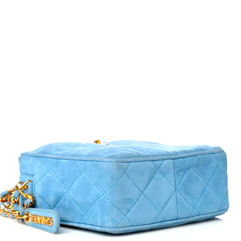 RARE AUTH CHANEL BABY BLUE SUEDE QUILTED CAMERA BAG GOLD CHAIN EUC +CARD & CERT - Picture 8 of 10